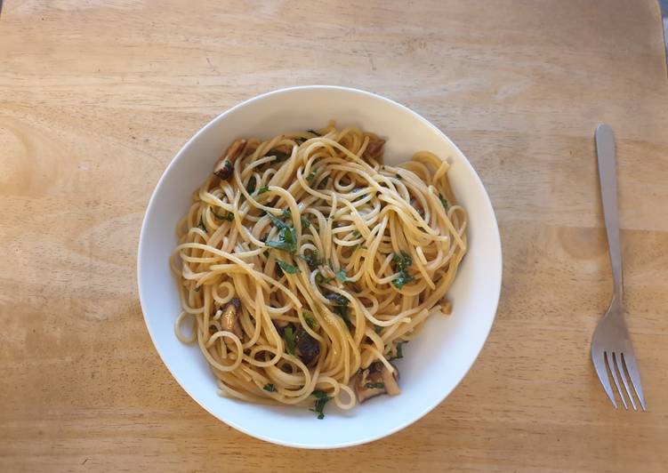 Steps to Make Any-night-of-the-week Miso Butter Spaghetti with Shiso &amp; Shiitake