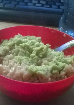 Una foto de Arroz yamaní y quinoa con guacamole ♥
