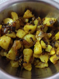 हींग-जीरा आलू (Hing jeera aloo recipe in Hindi) रेसिपी मुख्य फोटो