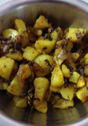 हींग-जीरा आलू (Hing jeera aloo recipe in Hindi) रेसिपी मुख्य फोटो