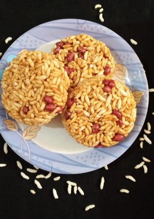मुरमुरे की चिक्की (Murmure ki chikki recipe in Hindi) रेसिपी मुख्य फोटो