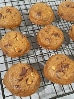 Foto resep Chewy Chocolate Chip Pecans Cookies