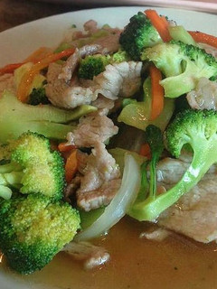 A picture of Stir-Fried Pork with Broccoli.