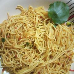 A picture of Stir fry spaghetti.