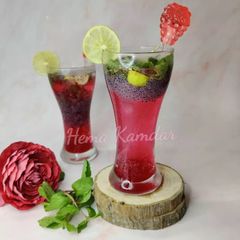 A picture of Rose Strawberry Mojito.