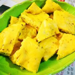A picture of Spicy Besan Burfi.