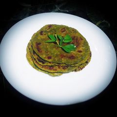 Methi paratha A picture of Methi paratha.