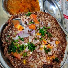 A picture of Sprouted ragi uttappam.