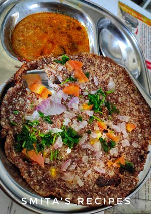 A picture of Sprouted ragi uttappam.