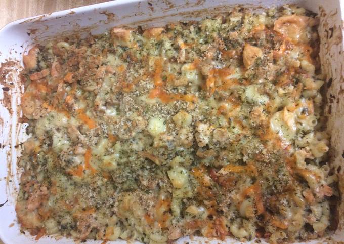 Quick Salmon Spinach Baked Mac Cheese