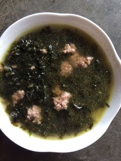 Hình của món Canh rong biển thịt bò.