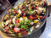 Una foto de ensalada de peras