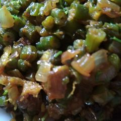 A picture of French beans onion fry.