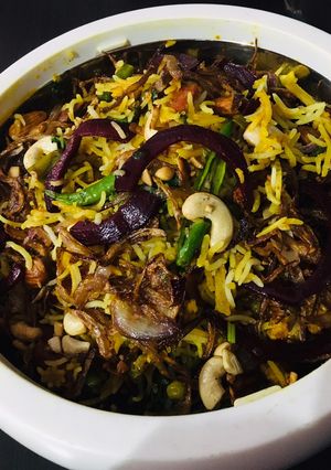 A picture of Hyderabadi Veg Biryani.
