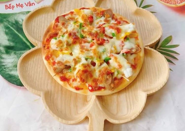 Recipe: Delicious Bánh pizza mực,xúc xích,tôm,ớt chuông và hành tây