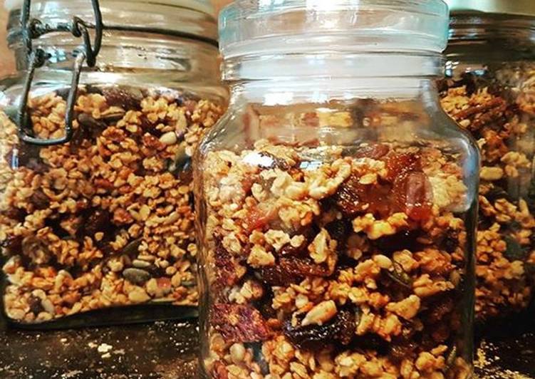 Fast and Healthy Pecan Granola