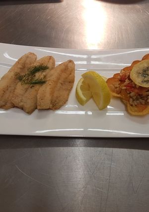 Une photo de Filet de poisson et sa tartalette pommes de terre au botet