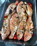 Pescado Horneado al Romero en Cama de Vegetales