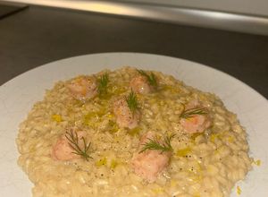 Foto di Risotto al limone e parmigiano con tartare di gamberi rossi