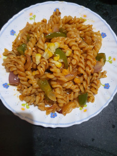 વેજ. ચીઝ પાસ્તા (Veg Cheese Pasta Recipe In Gujarati) રેસીપી મુખ્ય ફોટો