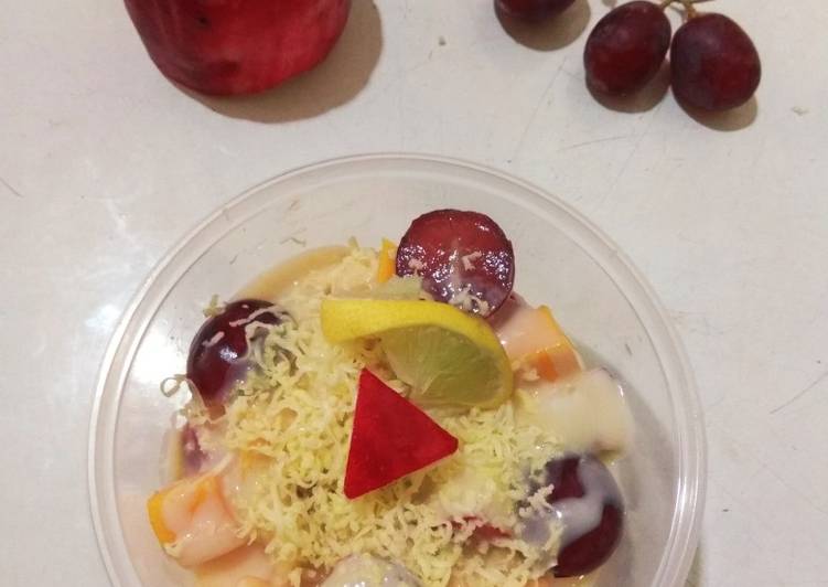 Salad buah asinan