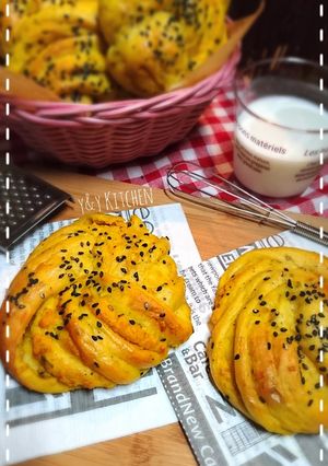 Foto resep Roti labu kuning n wijen hitam no egg empuk