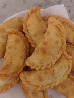 Una foto de Empanadas de carne y queso