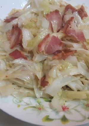 培根炒高麗菜 的食譜成品照片