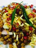 Boiled chana mix with fruits and bhel