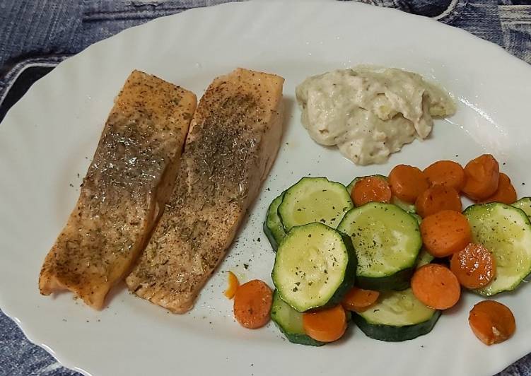 Salmón con parmentier en lékué