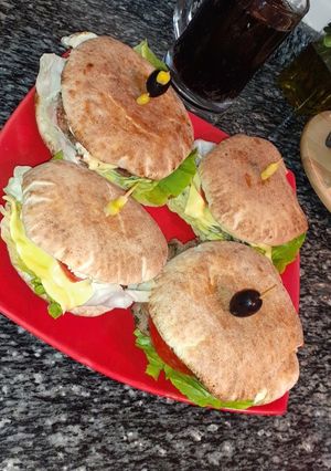 صورة لوصفة برغر بمطلوع الطاجين 🍔