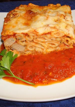 A picture of BAKED PASTA WITH HOMEMADE CHICKEN ITALIAN SAUSAGES, PEPPERS AND MUSHROOMS. JON STYLE.