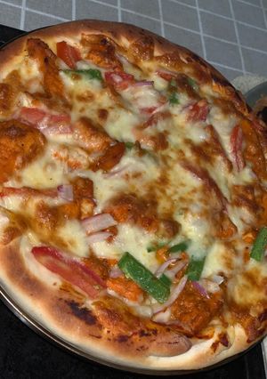A picture of Simple Chicken Tikka Pizza.