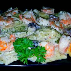 A picture of Mike's Garlic Shrimp Alfredo.