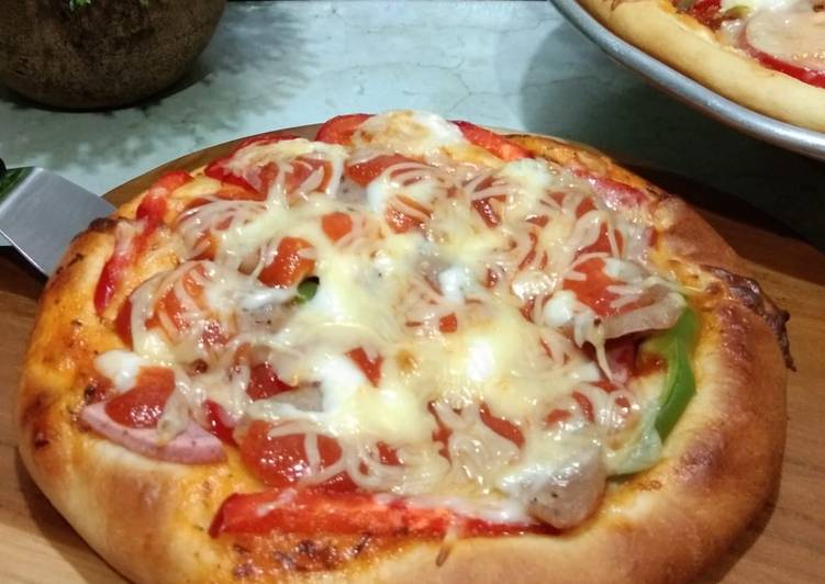 Langkah Mudah untuk Menyiapkan Pizza homemade Anti Gagal
