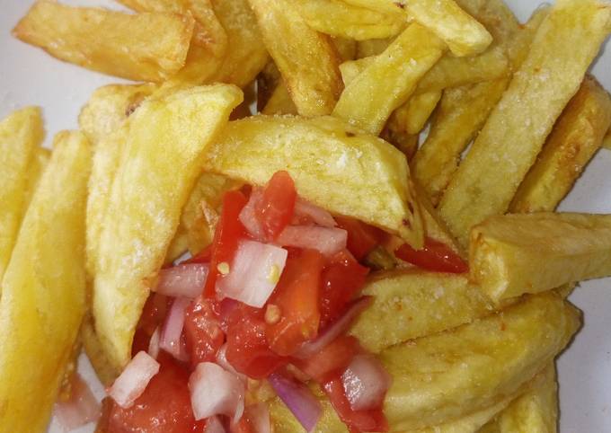 Chips with kachumbari