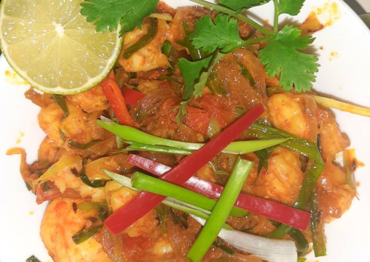 Steps to Make Quick Prawns with green onions spring onions