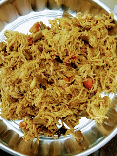 சிம்பிள் வெஜிடபிள் பிரியாணி செய்முறை முக்கிய புகைப்படம்