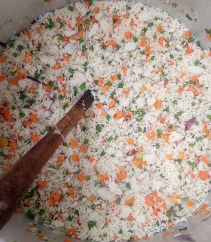 A picture of Fried vegetable rice.