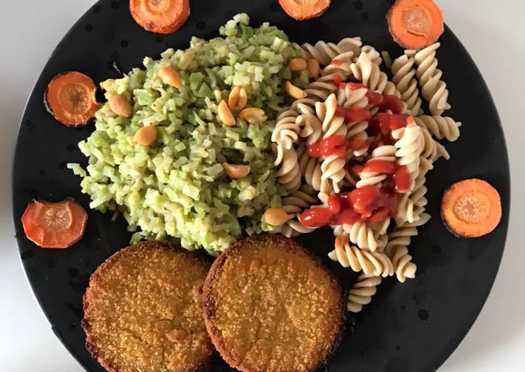 Laksebøffer med pasta og broccoli ris samt ovnbagte gulerødder