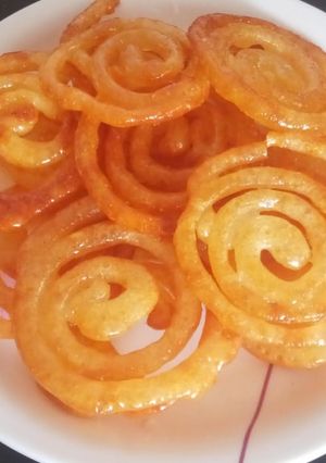 जलेबी(Jalebi recipe in Hindi) रेसिपी मुख्य फोटो