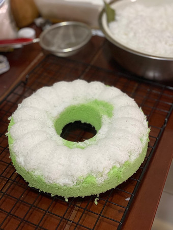 Anti Ribet, Buat Putu Ayu Lembut Loyang Besar Bahan Sederhana