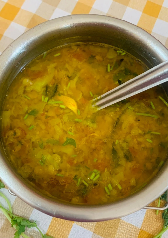 A picture of Cabbage Sambar.