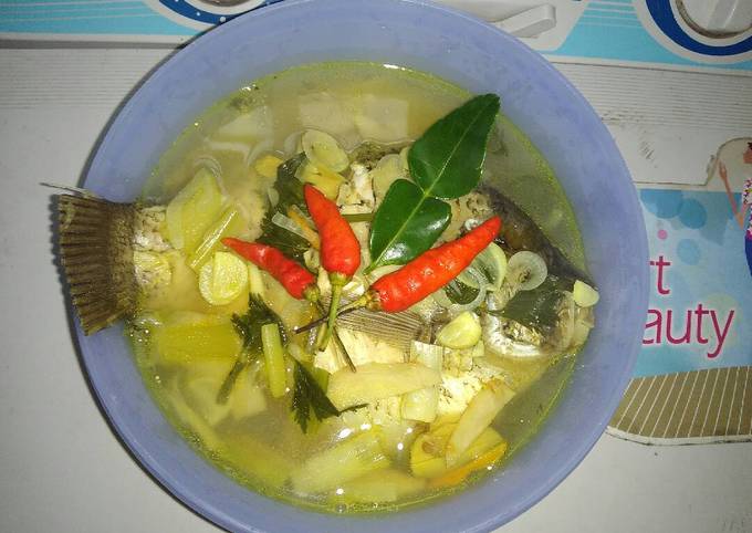 Resep Sup Gurame MakNyus oleh Dismas Frady Kurniawan - Cookpad