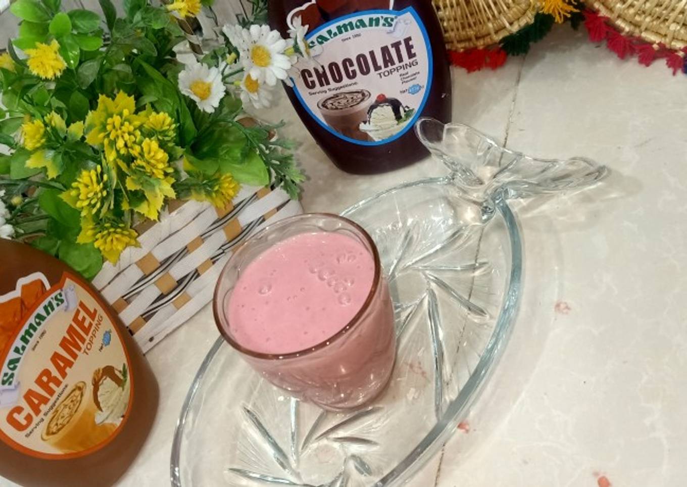 Strawberry milk shake
