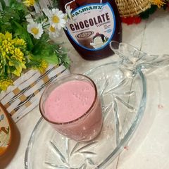 Strawberry milk shake A picture of Strawberry milk shake.