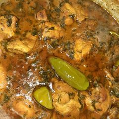 A picture of Dhaniya chicken.