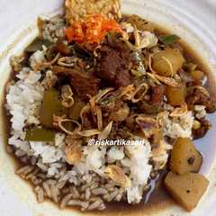 A picture of Rawon.