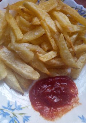 A picture of Chips with Ketchup.