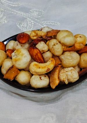 A picture of Falhari Makhana Drynuts Namkeen.